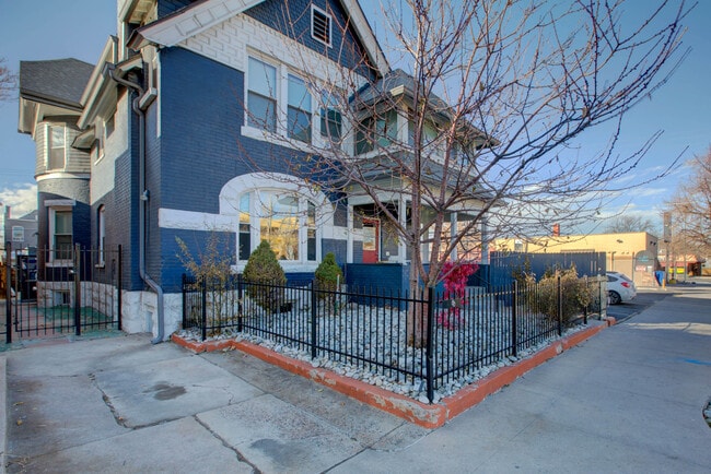 1449 Emerson