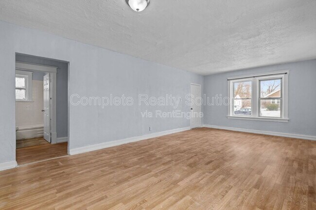 Photo - 10139 Royal Dr