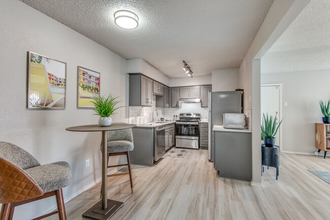 8500 Harwood