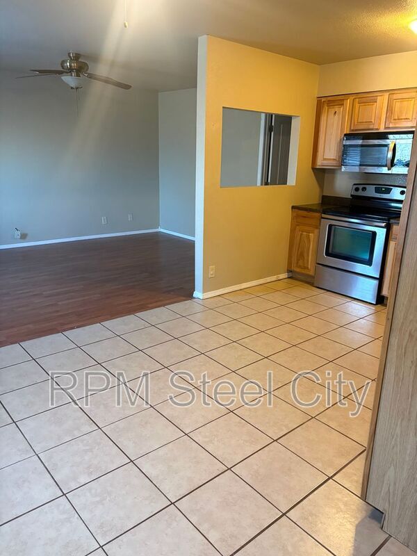 Photo - 1926 E 15th St