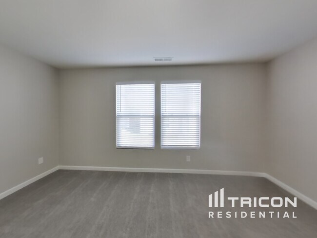 Photo - 277 Aershire Ct