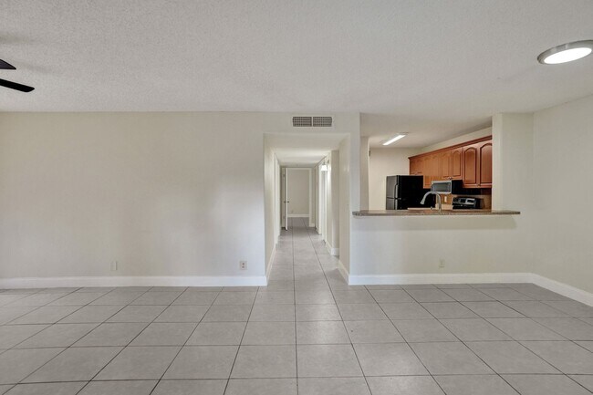 Photo - 3 BED/2BATH Unit 111