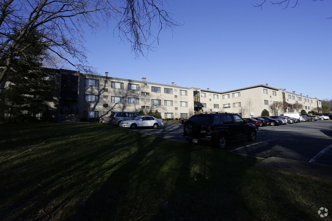 Canterbury Square Apartments