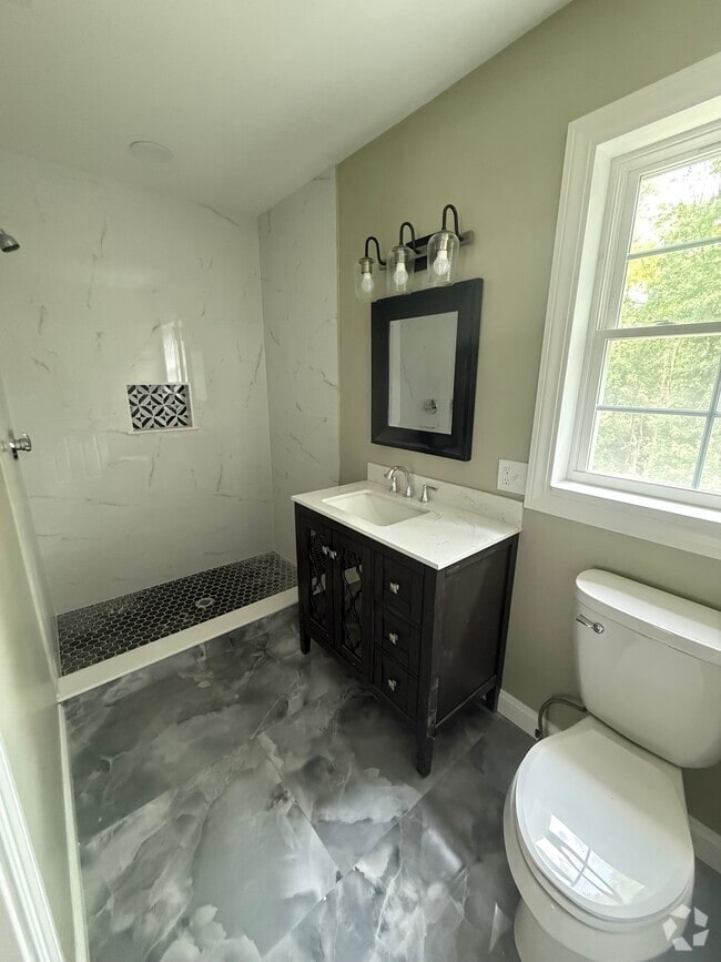 Building Photo - 167 Canton St Rental