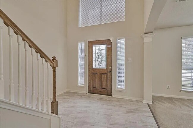 Photo - 511 Elm Ridge Dr