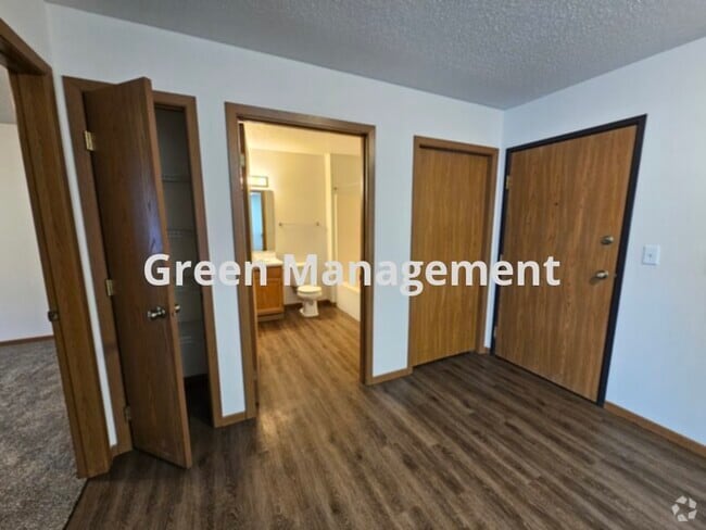 Building Photo - One Bedroom Heat Paid Rental