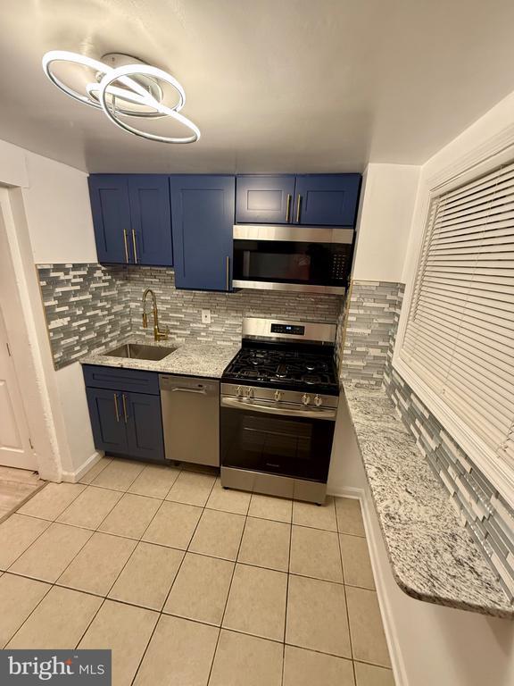 Photo - 2048 N Darien St