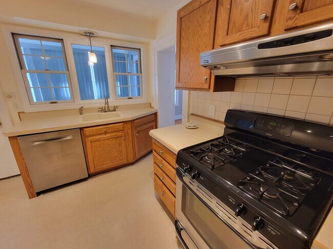 Photo - 54 State St Unit 1