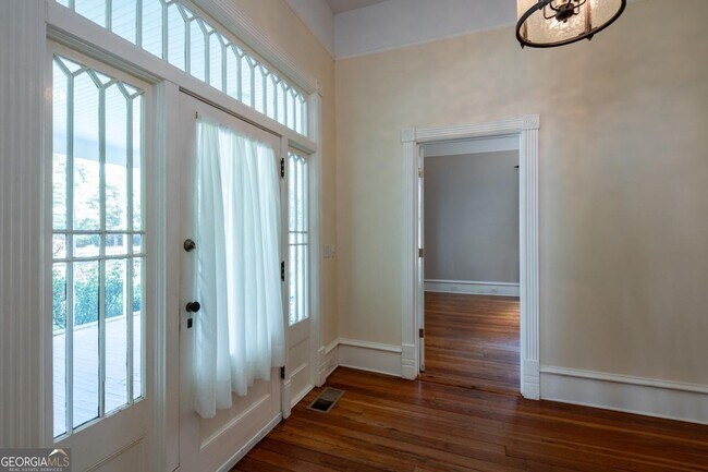 Photo - 765 Woodland Ave SE