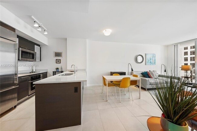 Photo - 55 SE 6th St Unidad 1708