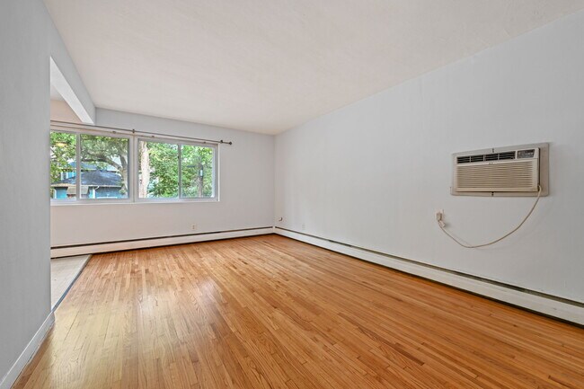 Photo - 515 5th St SE Unit 7