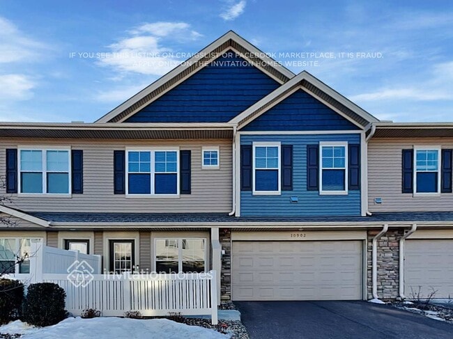 Building Photo - 10902 Everest Pl N