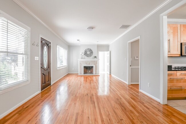 Photo - 507 Boulevard NE Unit A