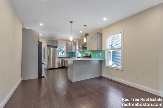 Photo - 161 4th St Unit 1