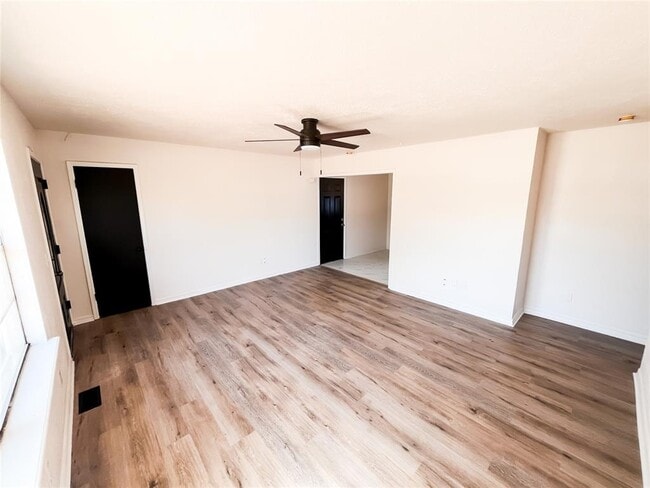 Photo - 10601 Tumilty Terrace