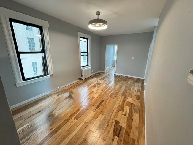 Photo - 136 W 25th St Unit 2