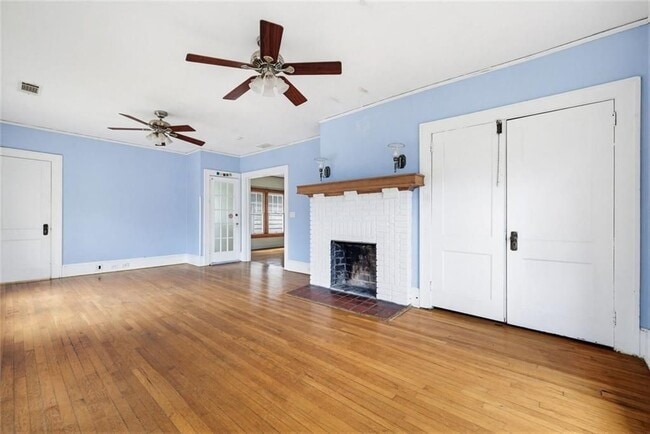 Photo - 114 E Maple St