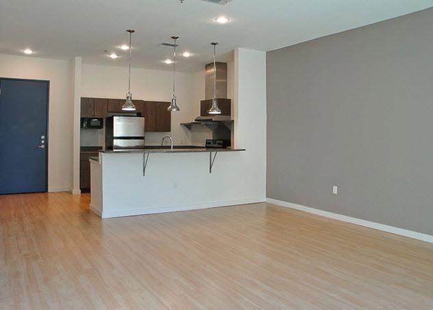 Photo - 1915 Broadway St Unidad b3