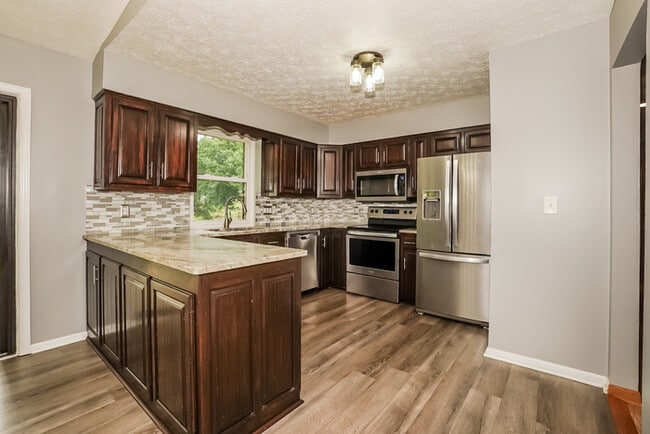 Photo - 371 Shenandoah Blvd