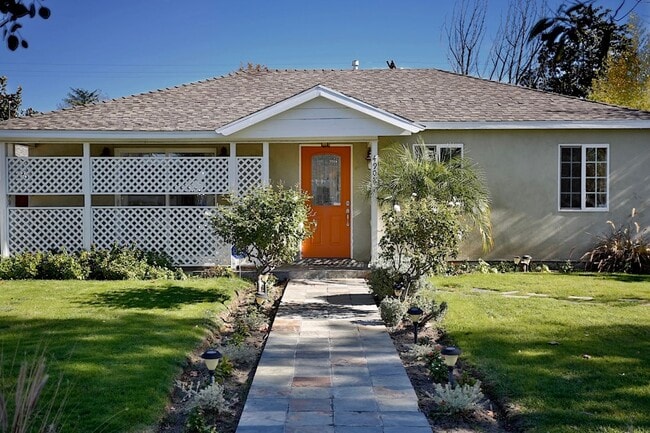 Building Photo - Beautiful North Hollywood 3 Bedroom, 2 Bath Single Family Home  *** Non-Smoking***