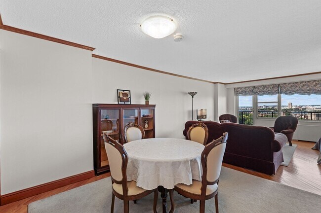 Photo - 151 Tremont St Unidad 17J