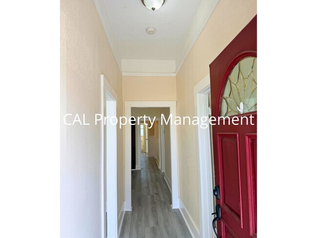 245 Maple St Unit Front