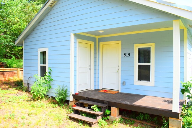 Building Photo - 819 Gene Alley Rental