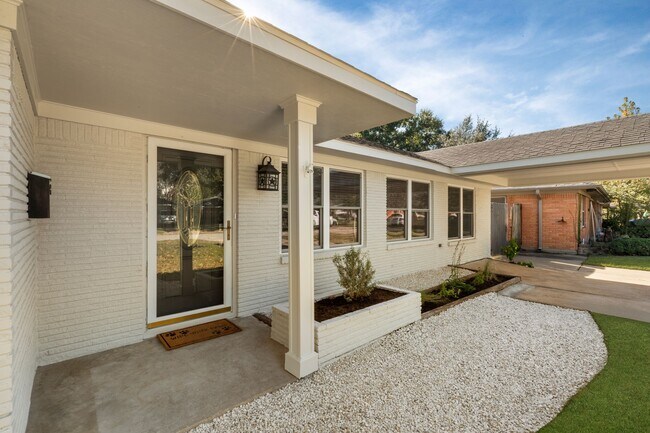 Photo - 2007 Wakefield Dr