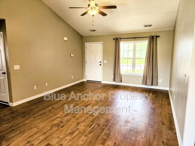 Photo - 324 Rose Bud Ln