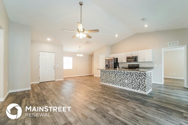 Photo - 5697 Babroff Terrace