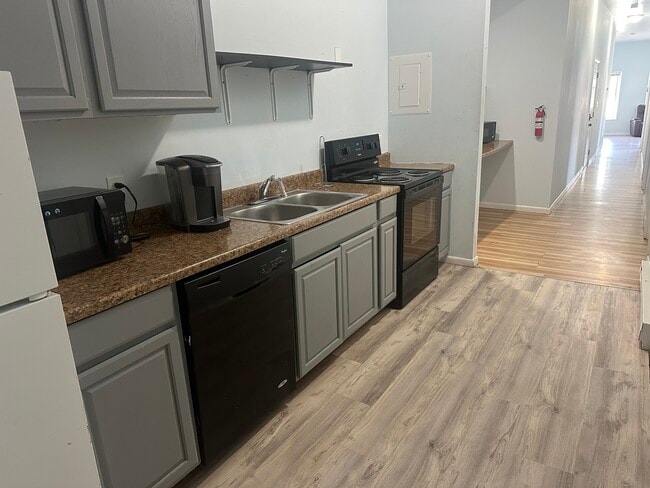 Building Photo - 5 Main St Unit Building Rental