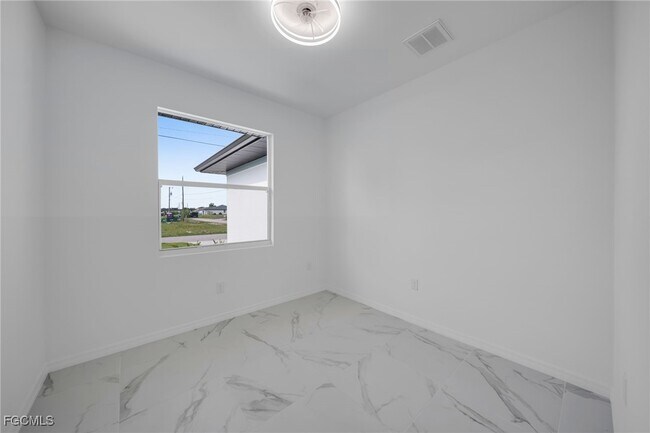 Building Photo - 3413 28th St SW