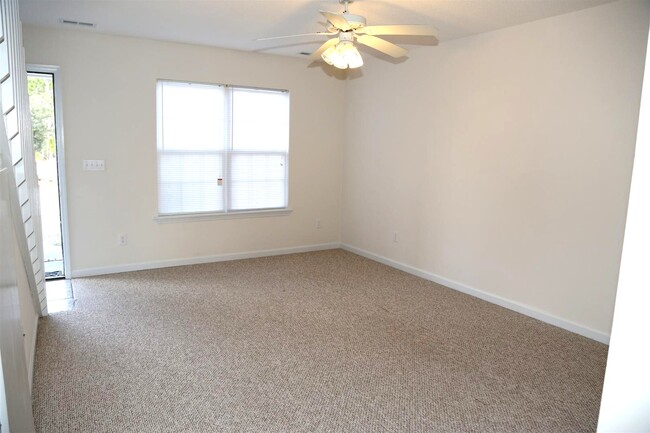 Photo - 103 W Ivybridge Dr