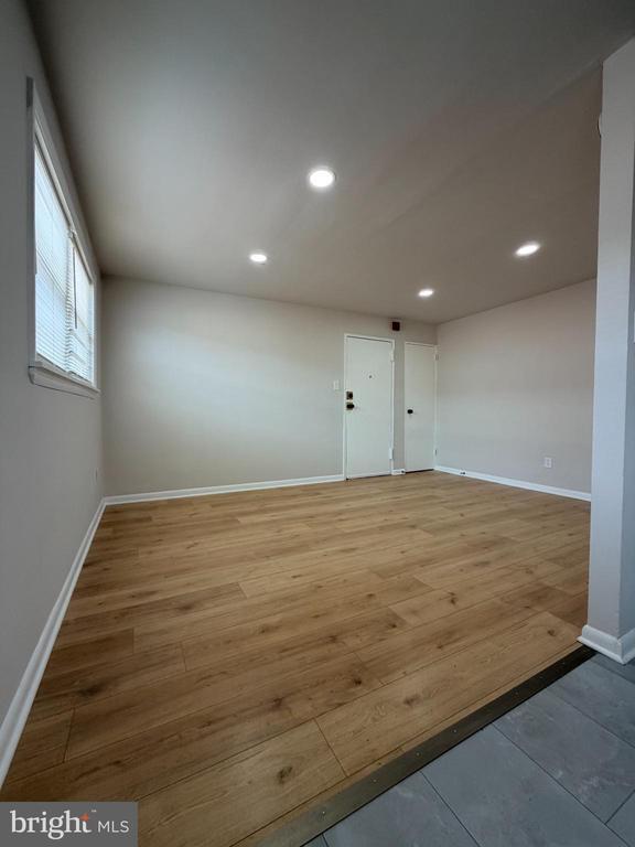 Building Photo - 718 Rhawn St Unit 45