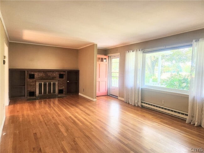18 E Austin St