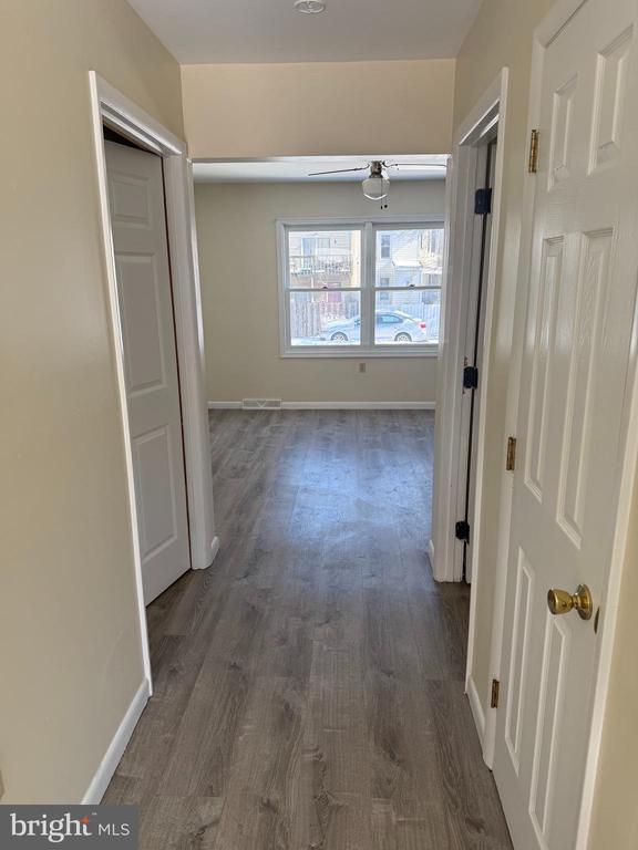 Building Photo - 425 Factory St