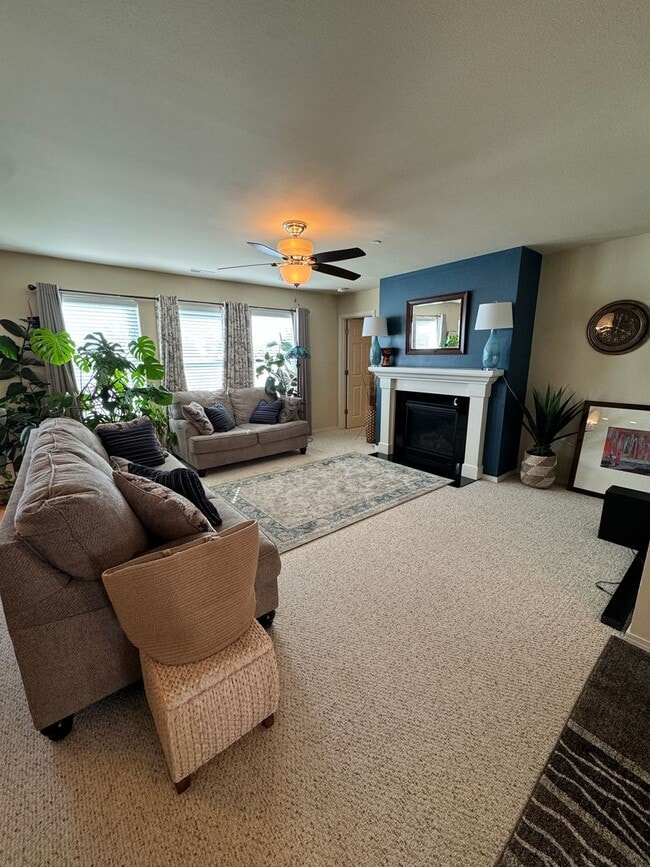 Photo - 1175 Swan Loop