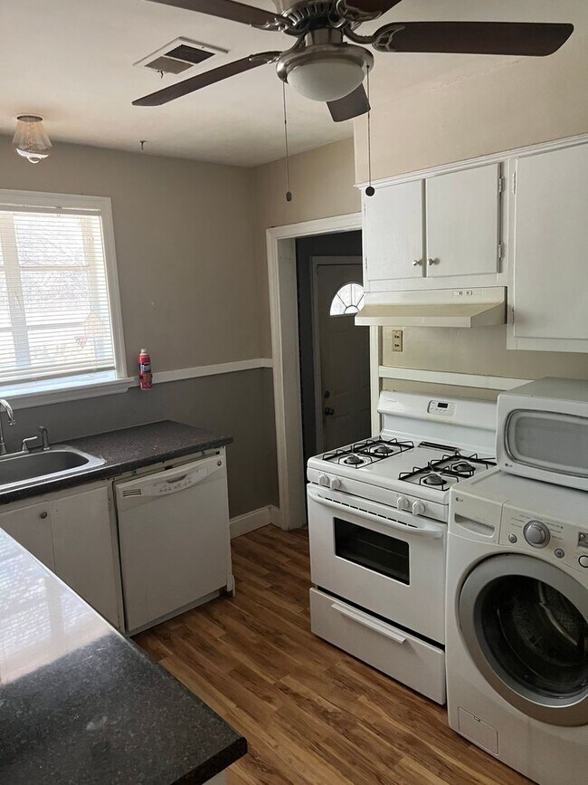 3 bed, 1 bath near the University of Memphis House House Rental in