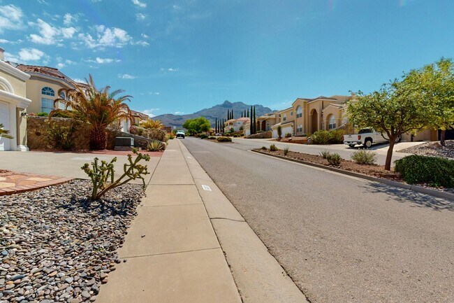 6017 Ojo De Agua Dr