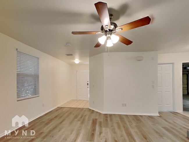 Photo - 16521 Woodside Dr