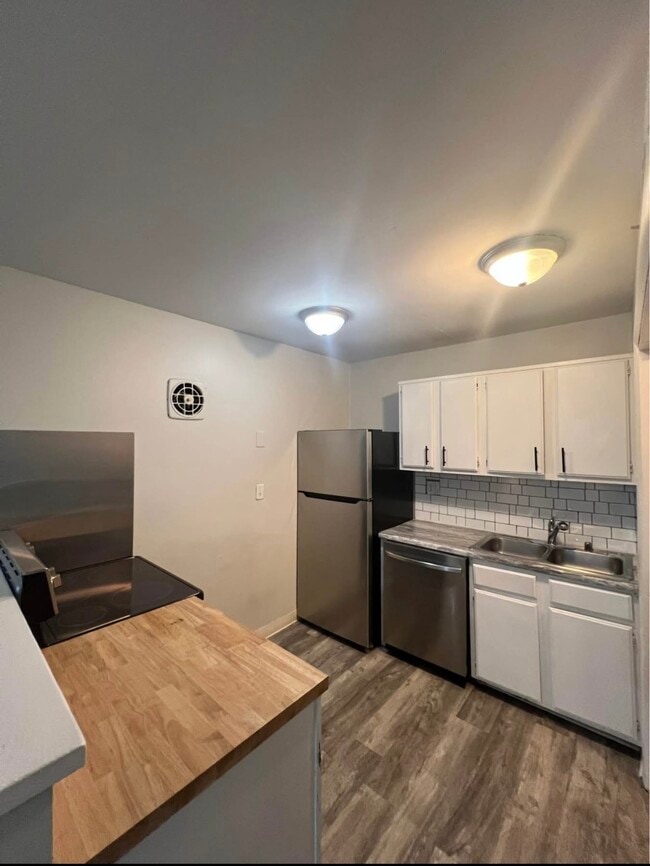 Photo - 4120 Penny St SW