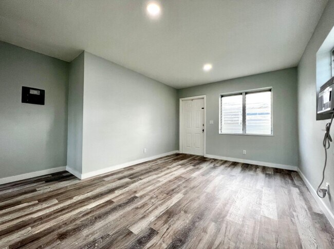 Photo - 529 NW 5th St Unit 7