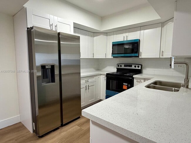 Building Photo - 3690 N 56th Ave Unit 906