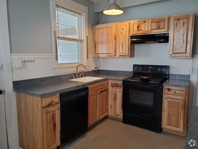 Building Photo - 3 Bedroom, 1 Bath in Manheim Township Scho... Rental