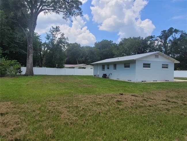 Photo - 2400 NE 57th Pl