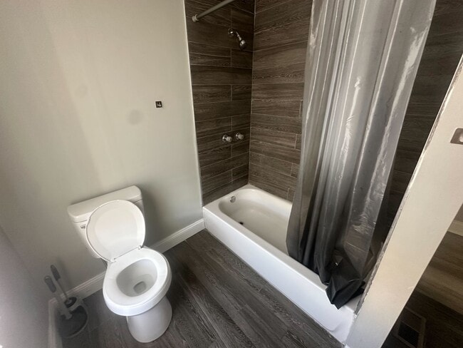 Photo - 1325 N 49th St