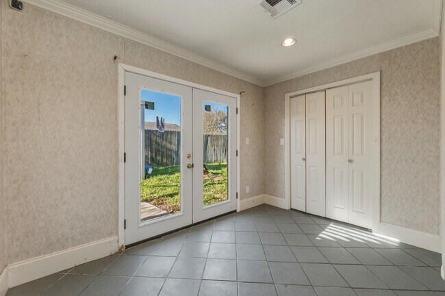 Photo - 5211 Court Rd