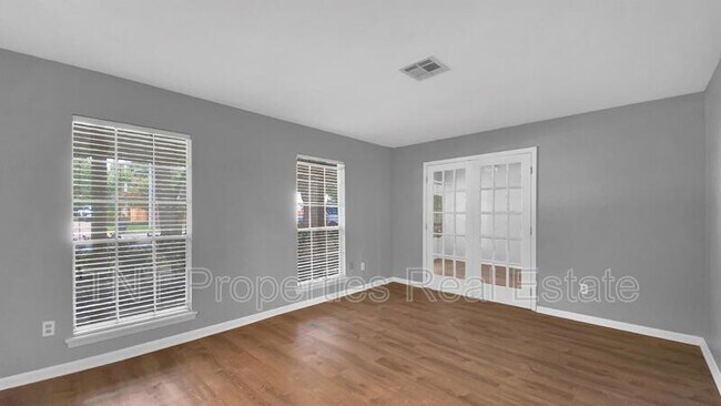 Photo - 1103 Glade St