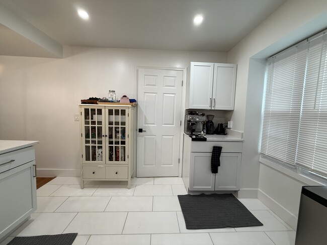 Photo - 2808 Evelyn Ct