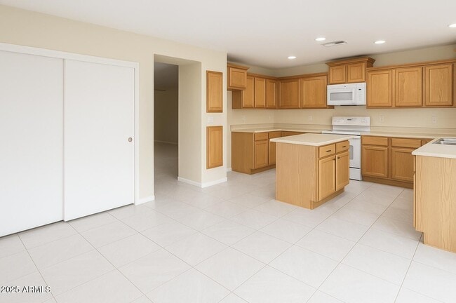 Building Photo - 1352 S 221st Ln Rental